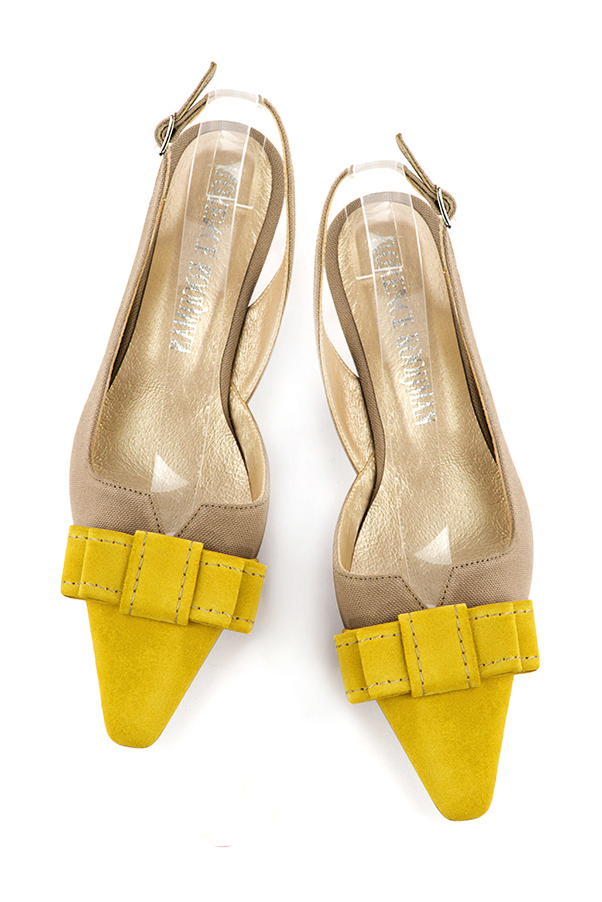 Yellow and tan beige women's open back shoes, with a knot. Tapered toe. Low kitten heels. Top view - Florence KOOIJMAN